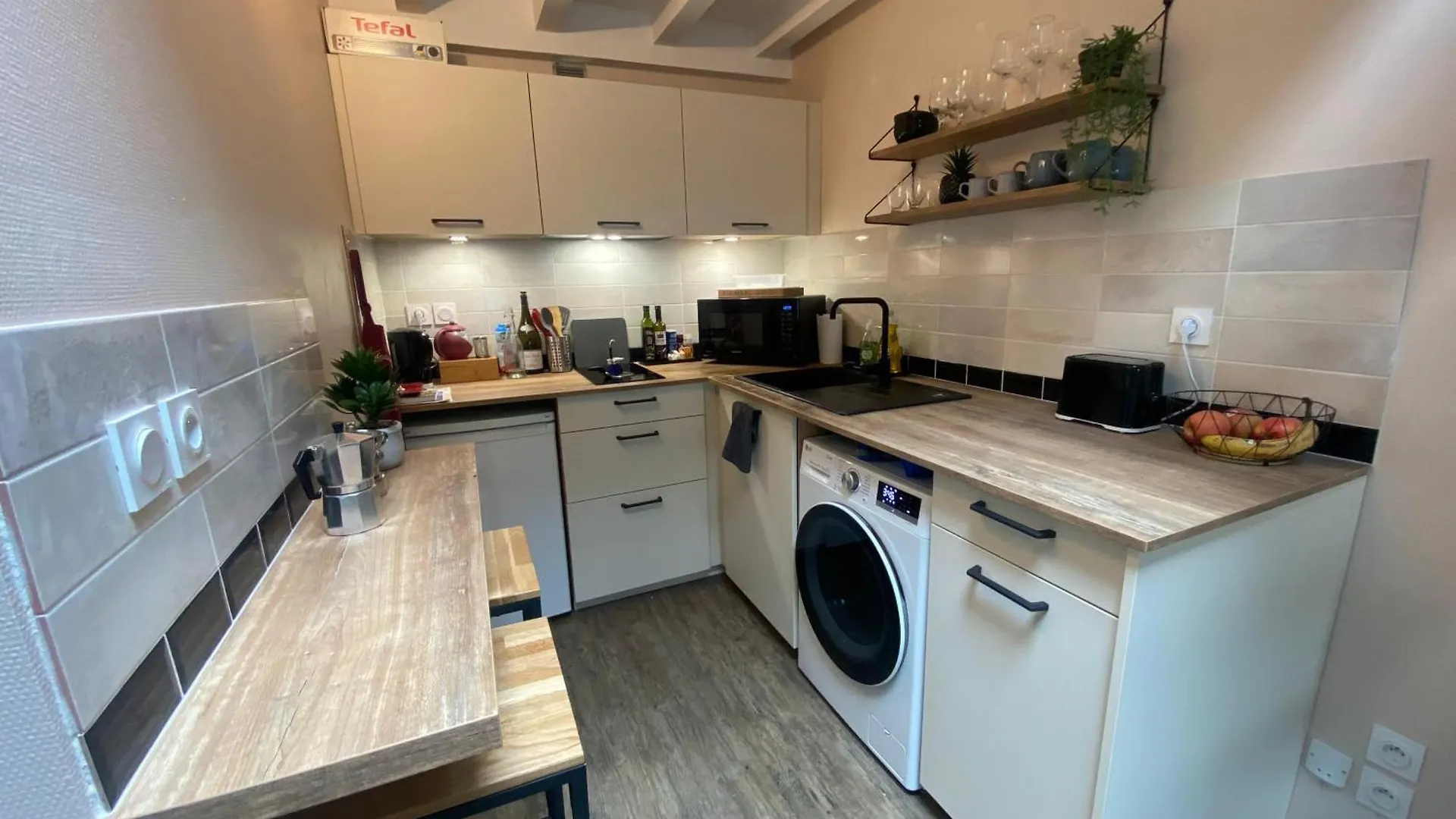 Stylish & Cosy Mezzanine In Historical Old Town Apartment Annecy