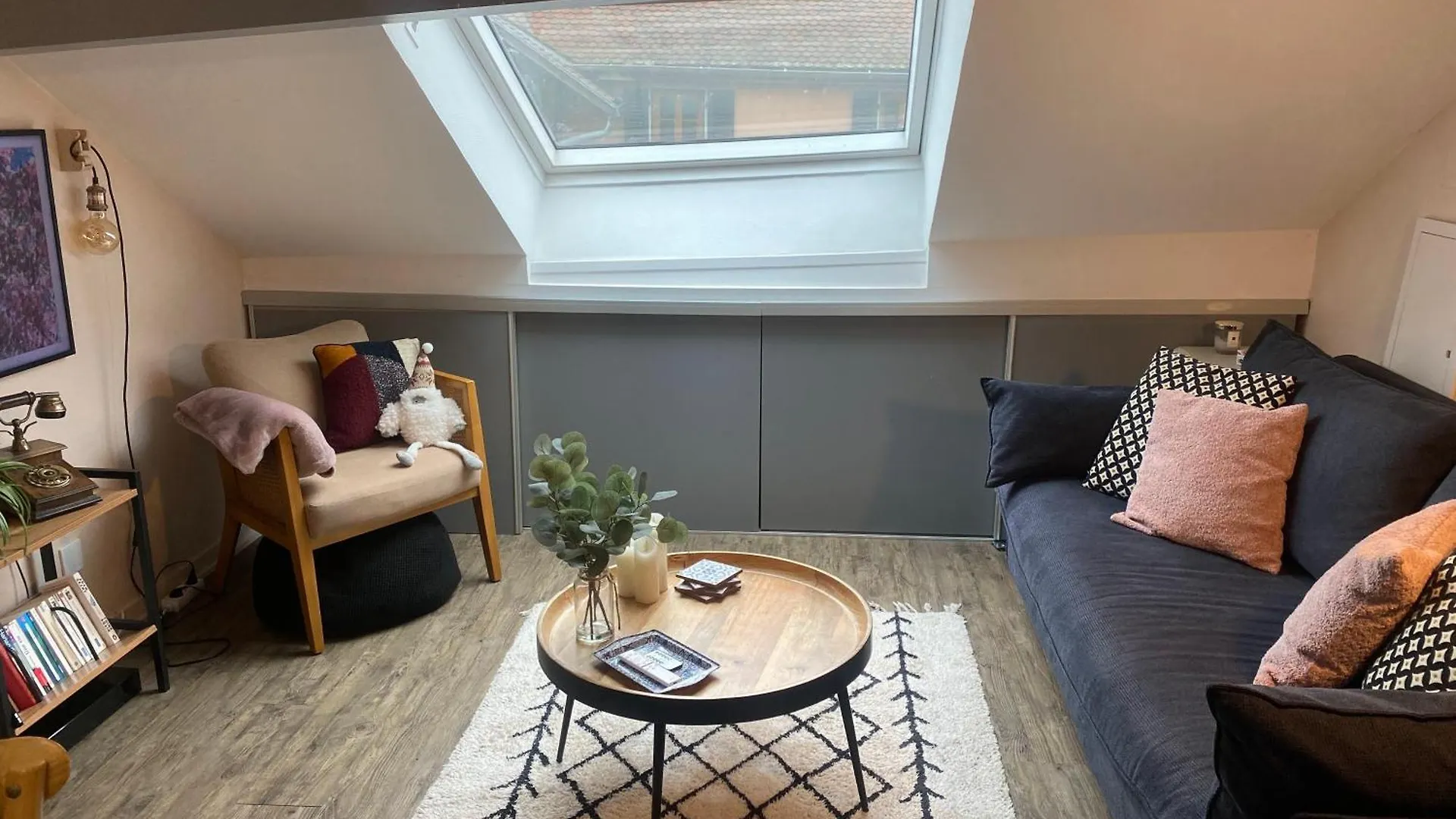 Stylish & Cosy Mezzanine In Historical Old Town Apartment Annecy France
