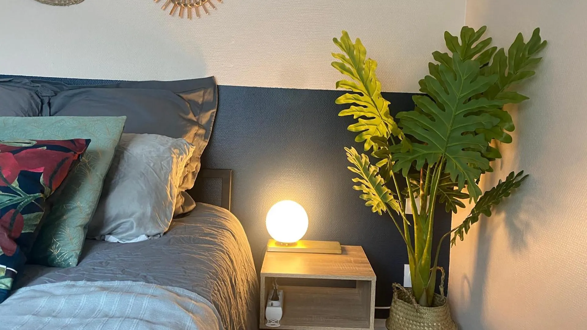 Stylish & Cosy Mezzanine In Historical Old Town Apartment Annecy
