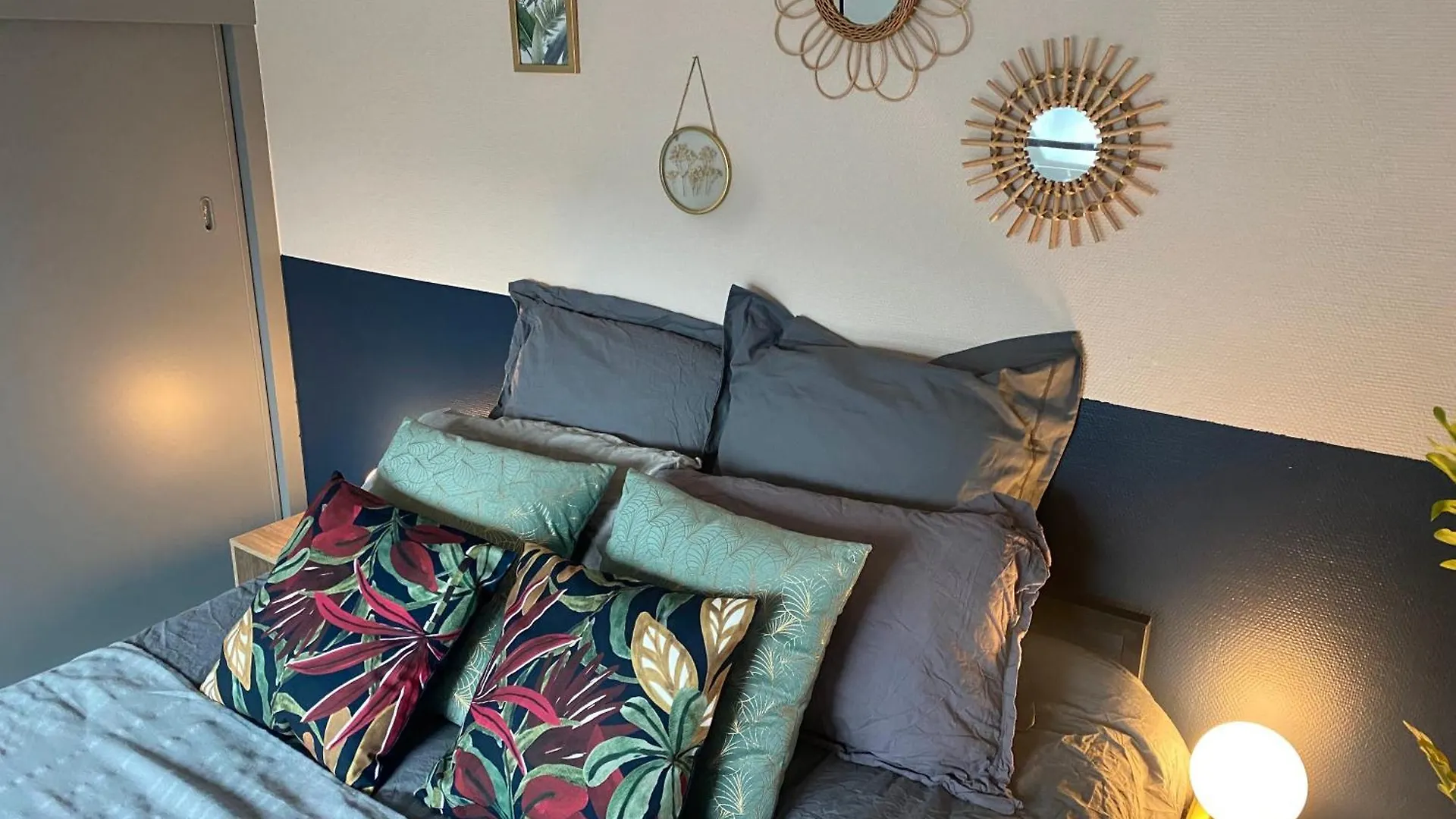 Stylish & Cosy Mezzanine In Historical Old Town Apartment Annecy